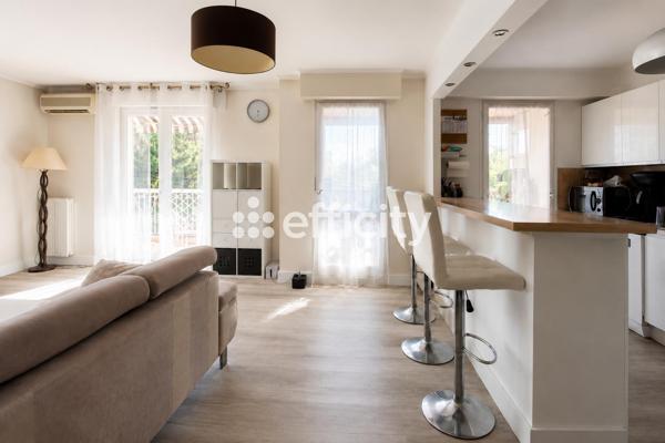 Appartement
         4 pièces
        - 83 m² 210 000 € *