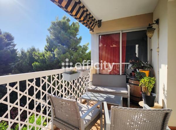 Appartement
         4 pièces
        - 83 m² 210 000 € *