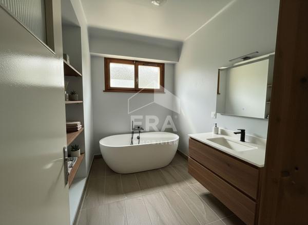 Appartement Vence 4 pièce(s) 98 m2 - Vue Mer et Cité Historique