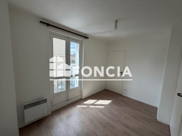 Location Appartement 2 pièces 54.78 m² - 2 PLACE JEANNE HACHETTE Beauvais 60000