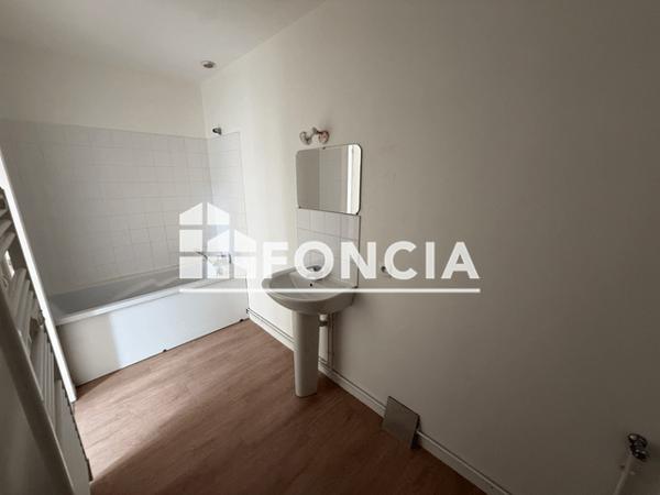 Location Appartement 2 pièces 54.78 m² - 2 PLACE JEANNE HACHETTE Beauvais 60000