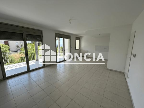 Location Appartement 2 pièces 58.1 m² - 33 RUE JORKI REBOUL Marseille 13015