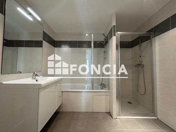 Location Appartement 2 pièces 58.1 m² - 33 RUE JORKI REBOUL Marseille 13015