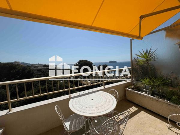 Location Studio meublé 30.4 m² - Cannes La Bocca 06150