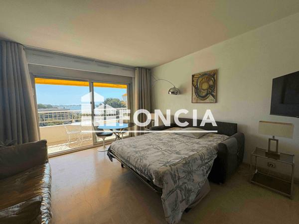 Location Studio meublé 30.4 m² - Cannes La Bocca 06150