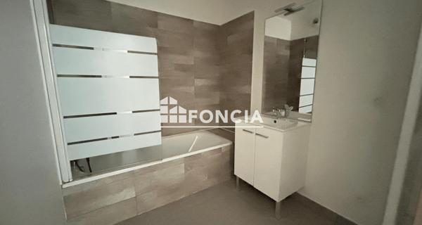 Location Appartement 4 pièces 79.82 m² - Avignon 84000