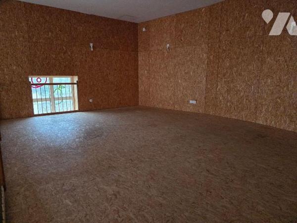 MAYENNE- Quartier Notre- Dame, local commercial et/ou professionnel d'environ 126m² dans une st...