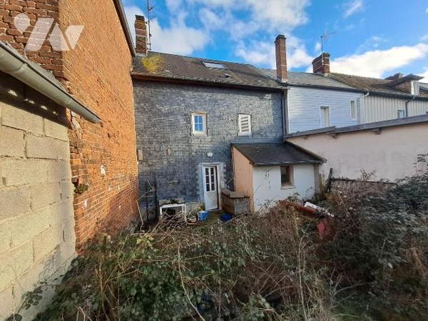 Crèvec?ur en Auge,

Maison de bourg avec travaux comprenant : séjour-salle, cuisine, salle de...