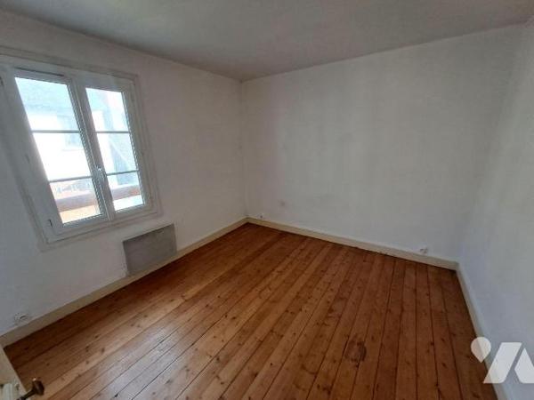 Crèvec?ur en Auge,

Maison de bourg avec travaux comprenant : séjour-salle, cuisine, salle de...