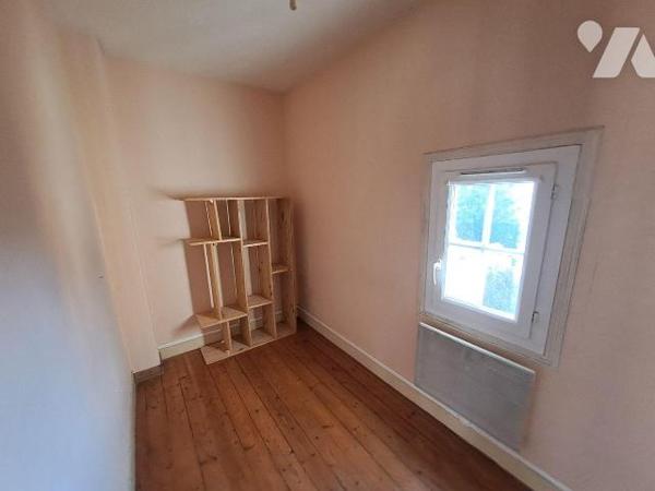 Crèvec?ur en Auge,

Maison de bourg avec travaux comprenant : séjour-salle, cuisine, salle de...