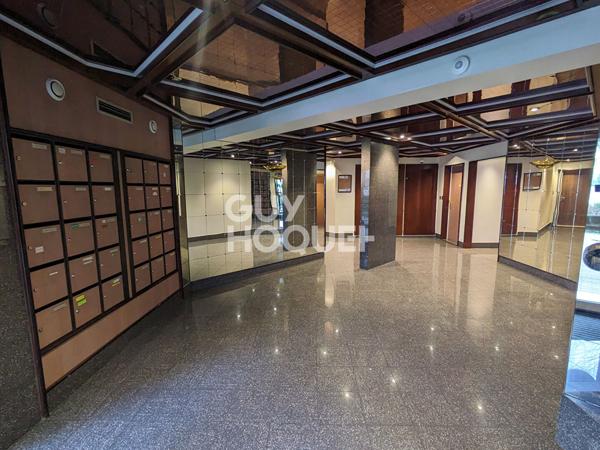 Place Flore, superbe appartement meublé 31 m² avec vue dégagée