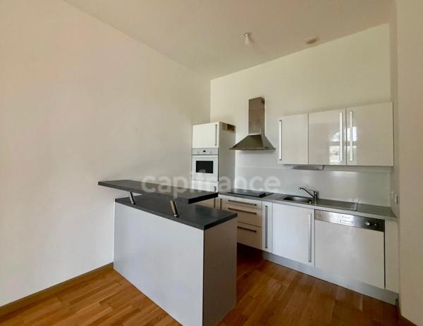 Quimper Kerfeunteun – T2 de 54 m² lumineux – Rez-de-chaussée – Parking – Cave – 3 m 10 de hauteur sous plafond
