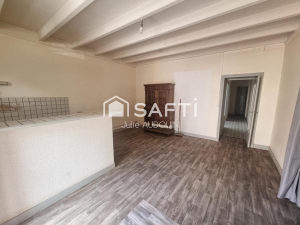 Centre-ville de Matha – 2 logements + Grand Dépôt