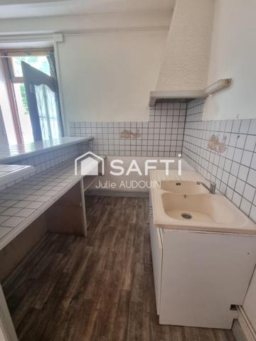 Centre-ville de Matha – 2 logements + Grand Dépôt