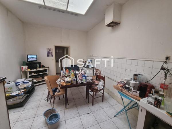 Centre-ville de Matha – 2 logements + Grand Dépôt