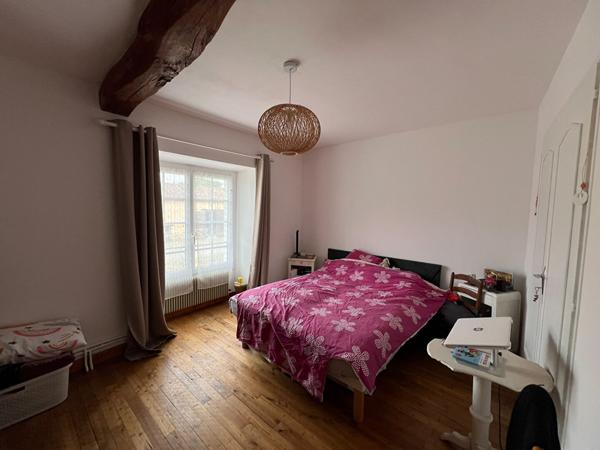 Corp de ferme à Iteuil 185m² 4 chambres