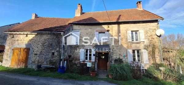 Maison en pierre et poutres apparentes, à rénover
