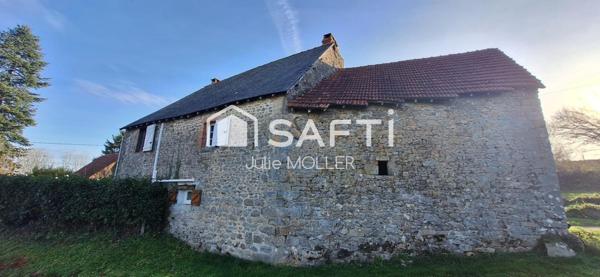 Maison en pierre et poutres apparentes, à rénover