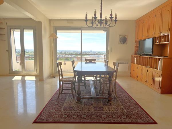 Appartement
         4 pièces
        - 98 m² 286 000 € *