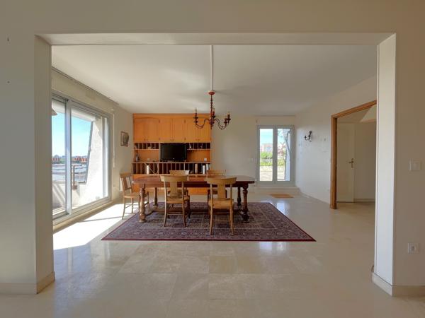 Appartement
         4 pièces
        - 98 m² 286 000 € *