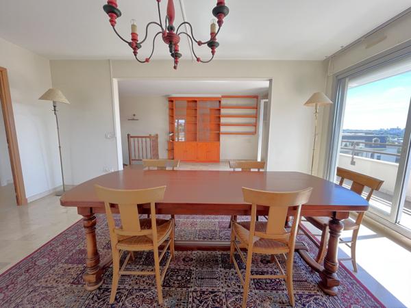 Appartement
         4 pièces
        - 98 m² 286 000 € *