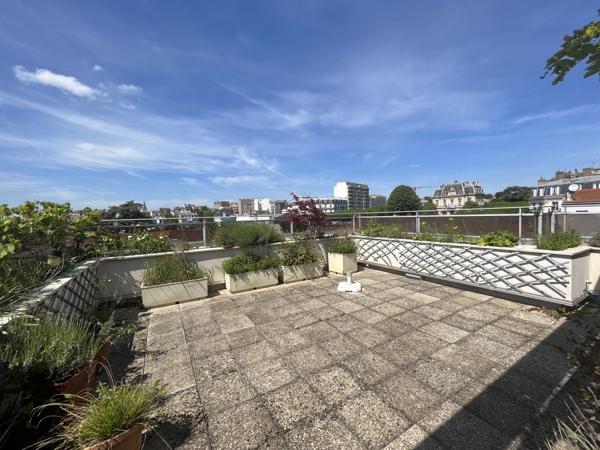 Appartement
         4 pièces
        - 98 m² 286 000 € *