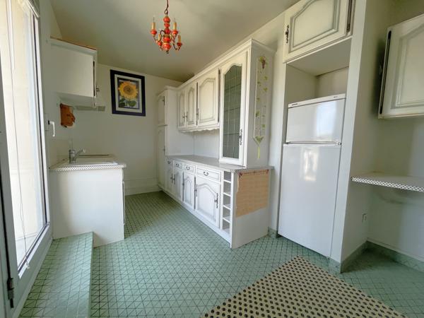 Appartement
         4 pièces
        - 98 m² 286 000 € *