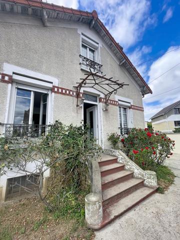 LE PLATEAU - Maison de 84 m2 (104 m2 au sol) avec un beau jardin (parcelle de 319m2) à deux pas du centre ville d' Athis-Mons