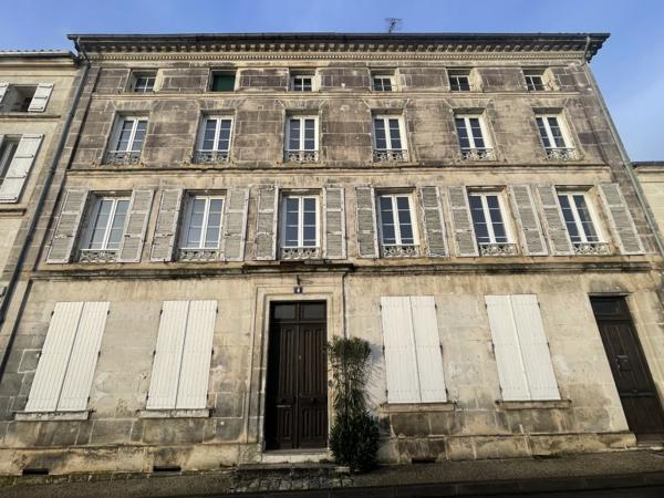 MAISON AU BORD DE LA CHARENTE