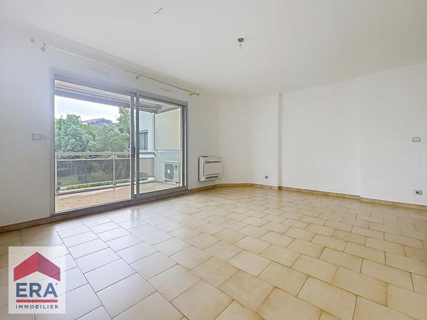Exclusivité ERA VP IMMO - Superbe appartement T3 lumineux à louer à Marseille, Roy d'Espagne