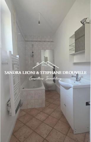 PROCHE MAINTENON ET SAINT-PIAT ENSEMBLE DE 2 MAISON de 105 et 52 m2