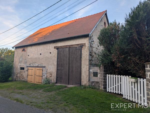 Commentry (03600) Ancien moulin et gîte à forte rentabilité sur 3,8 hectares