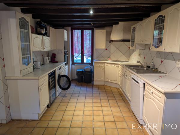 Commentry (03600) Ancien moulin et gîte à forte rentabilité sur 3,8 hectares