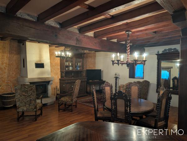 Commentry (03600) Ancien moulin et gîte à forte rentabilité sur 3,8 hectares