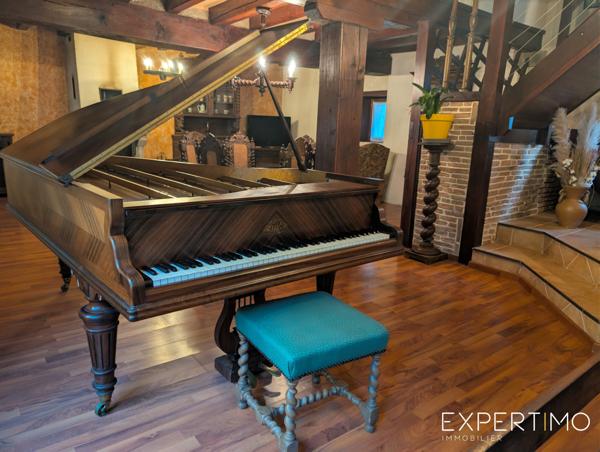 Commentry (03600) Ancien moulin et gîte à forte rentabilité sur 3,8 hectares