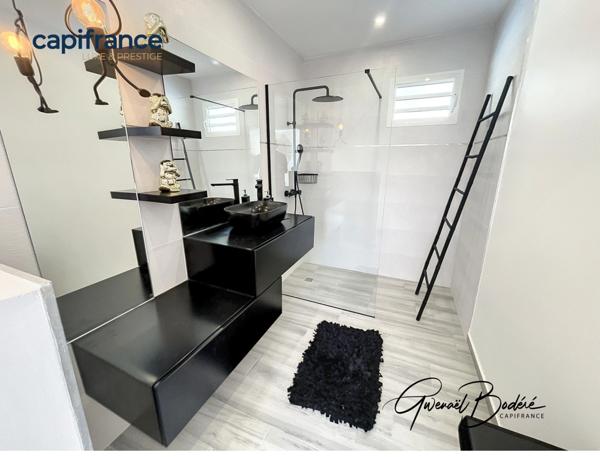 A vendre SAINT FRANCOIS un Ensemble de 3 Villas avec piscine