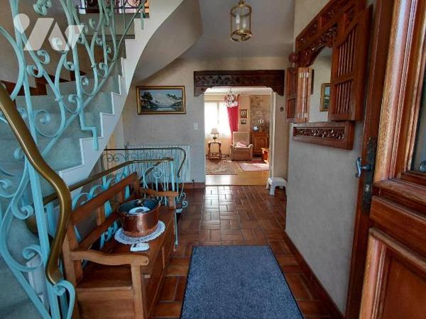 Maison 5 pièces à vendre à Pontivy (56300) - Morbihan

Située dans un quartier calme et reche...