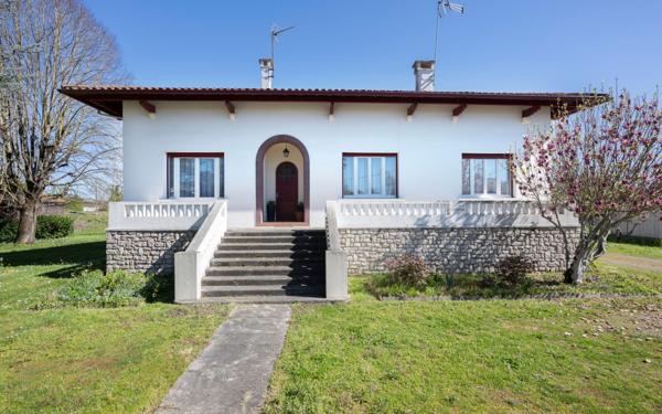 Maison à vendre    5 pièces •  Aire-sur-l'Adour
