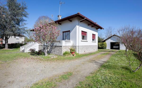 Maison à vendre    5 pièces •  Aire-sur-l'Adour