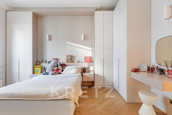 Appartement haussmanien familial et de réception rénové