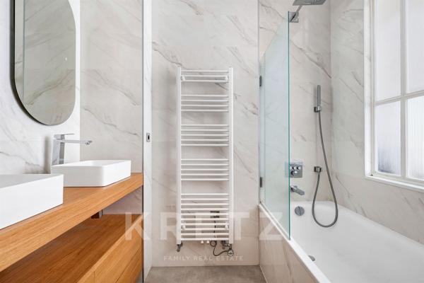 Appartement haussmanien familial et de réception rénové