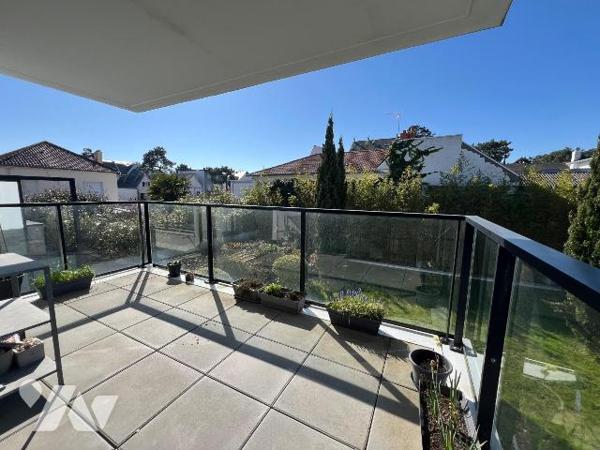 A VENDRE - LA BAULE CENTRE - ENTRE LA GARE ET LE MARCHE - AU CALME TRES BEL APPARTEMENT TYPE 2 ...