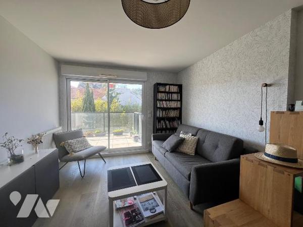 A VENDRE - LA BAULE CENTRE - ENTRE LA GARE ET LE MARCHE - AU CALME TRES BEL APPARTEMENT TYPE 2 ...