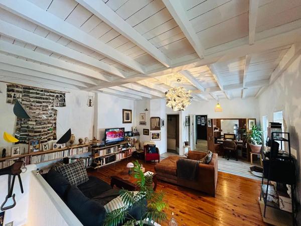 Vente                                                      Maison de village
                        
                     4 pièces                      138 m2                     à Hastingues