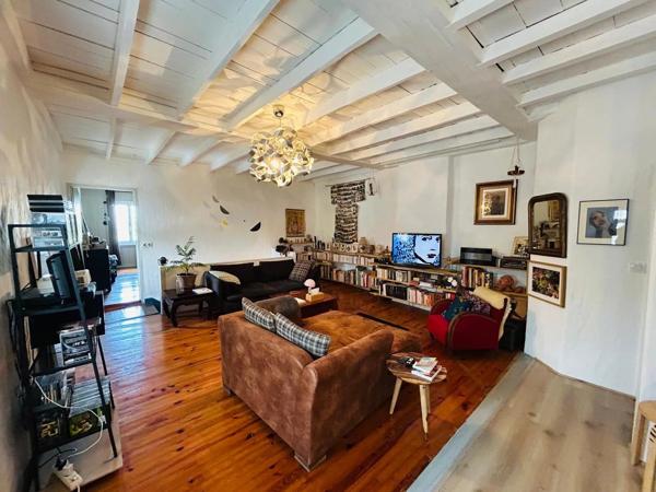Vente                                                      Maison de village
                        
                     4 pièces                      138 m2                     à Hastingues