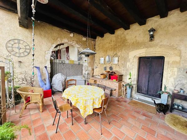 Vente                                                      Maison de village
                        
                     4 pièces                      138 m2                     à Hastingues
