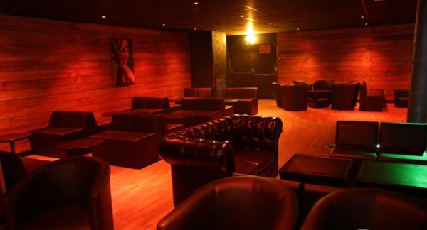 A VENDRE PROCHE RENNES (35) PARTS SOCIALES- DISCOTHEQUE D'ENVERGURE