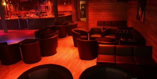A VENDRE PROCHE RENNES (35) PARTS SOCIALES- DISCOTHEQUE D'ENVERGURE