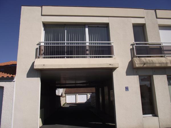 Grand T2 vendu loué avec box - Centre Ville  Niort