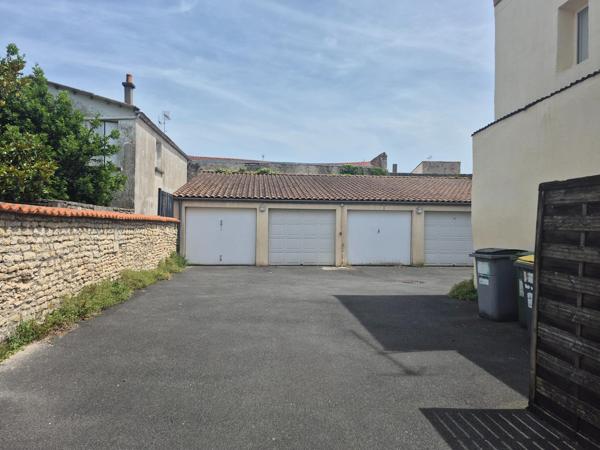 Grand T2 vendu loué avec box - Centre Ville  Niort